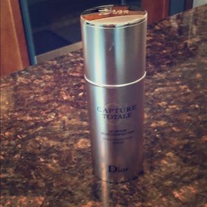 Dior Capture Totale Le Serum 1.7 oz new